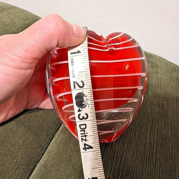 Red Art Glass Bud Vase Heart Shaped White Swirl Paperweight Pen Holder Murano - Picture 8 of 8
